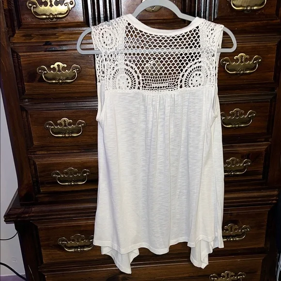 Canyon River Blues White Crochet Blouse - Picture 4 of 4